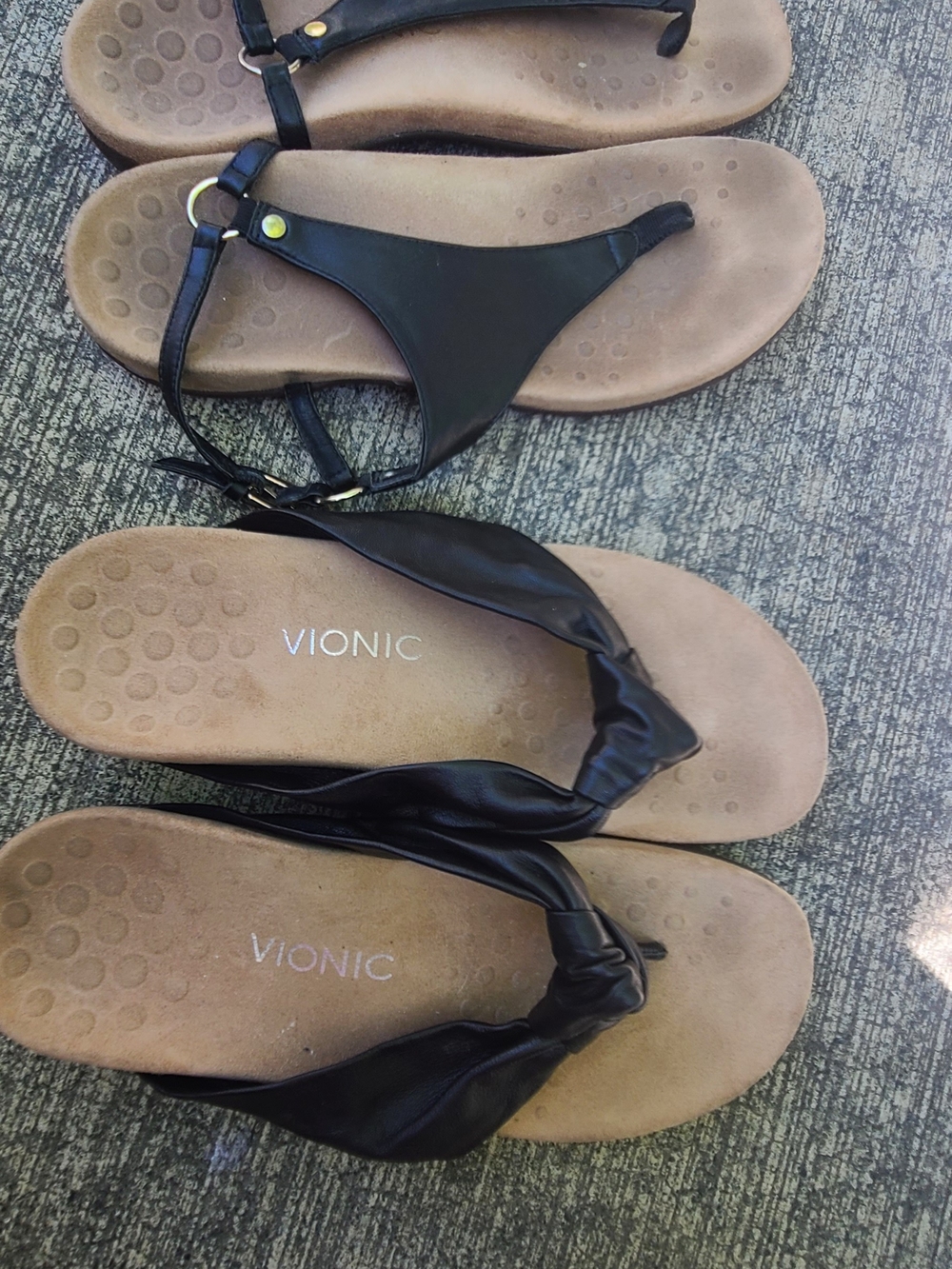Vionic Women's Black Comfort Sandals